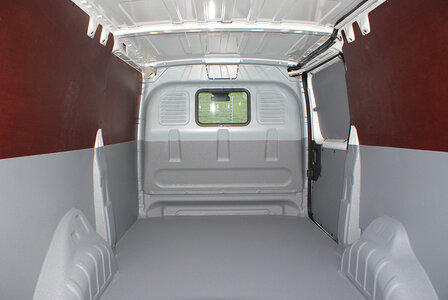 Turbo Liner behandeling half hoog met dichte wanden - Nissan NV400 L4H3 dubbel cabine / enkel lucht achter