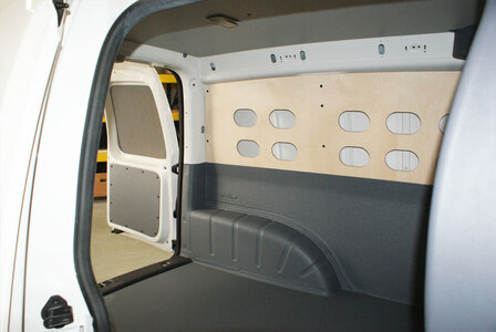 Turbo Liner behandeling half hoog met sleufgaten wanden - Ford Transit L3H3 enkele cabine / enkel lucht achter