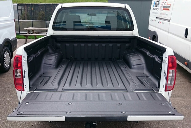 Turbo Liner behandeling laadbak en klep - Nissan Navara Dubbele Cabine Extra Short Bed (05-16)